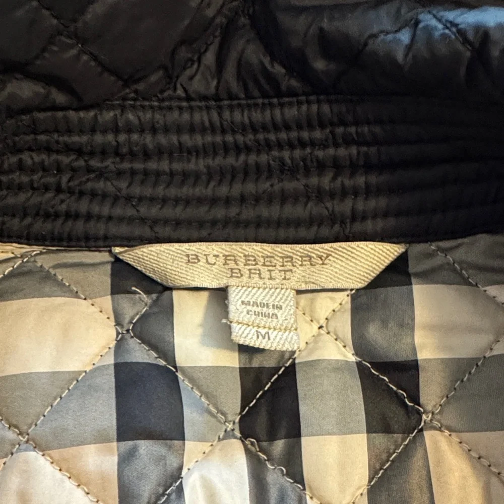 Burberry Quilted Black Jacket medium - Picture 2 of 6